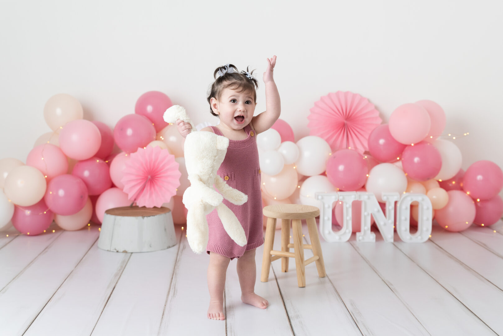 Fotografía de bebé en Cervelló. Fotografía infantil de meses. Fotografía de bebé 4 meses. Seguimiento del primer añito del bebé. Smash cake bebé.